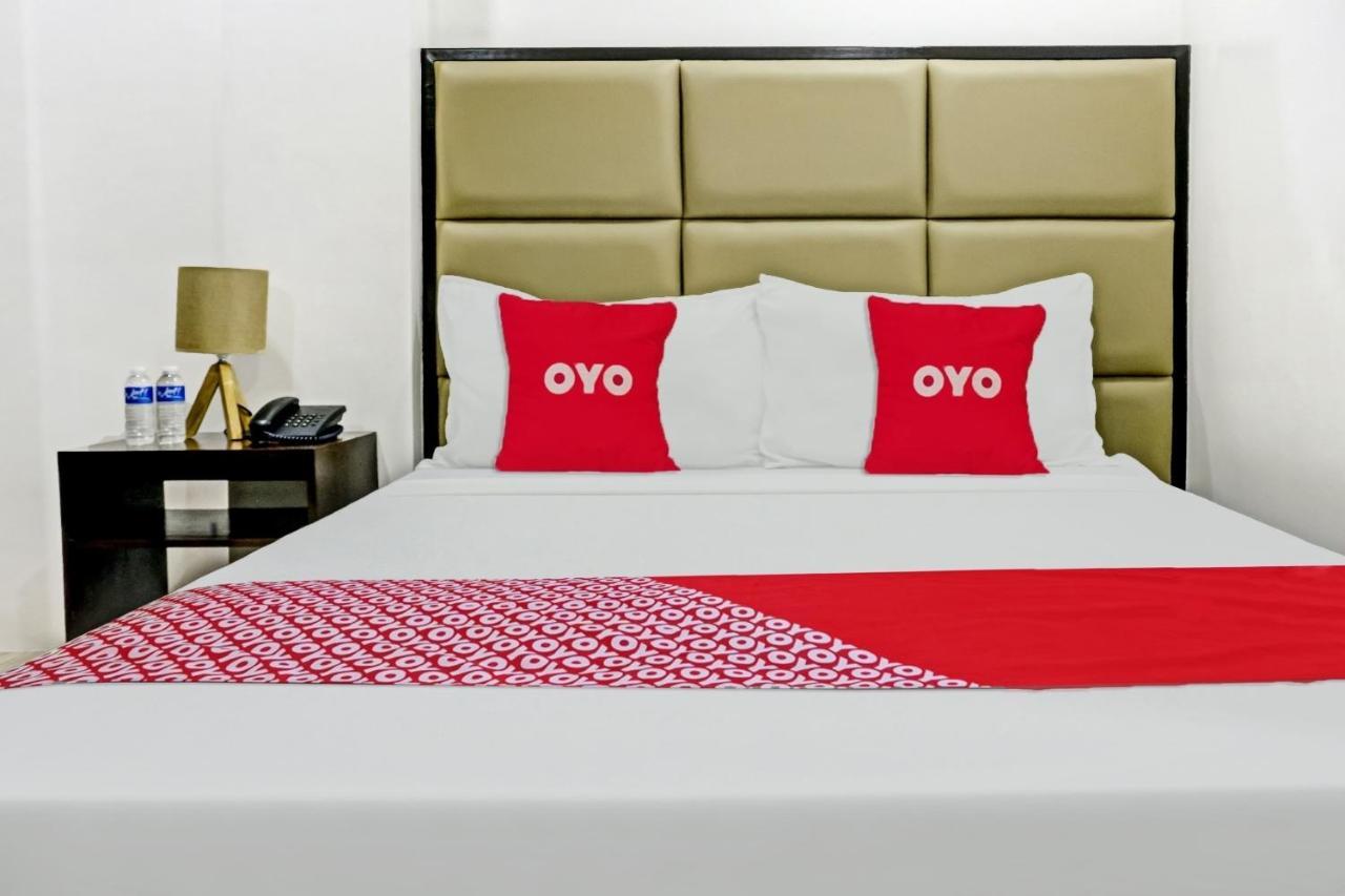 Oyo 869 Jnv Dream Hotel Субик Экстерьер фото