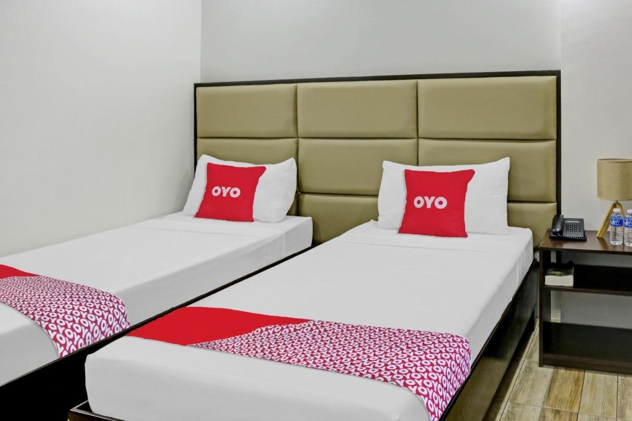 Oyo 869 Jnv Dream Hotel Субик Экстерьер фото