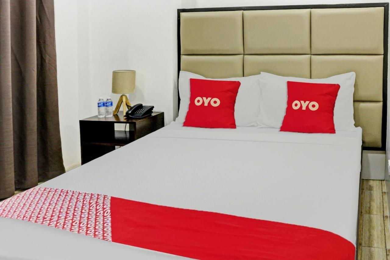 Oyo 869 Jnv Dream Hotel Субик Экстерьер фото