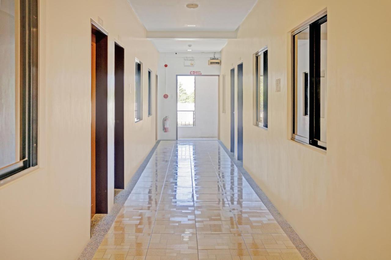 Oyo 869 Jnv Dream Hotel Субик Экстерьер фото