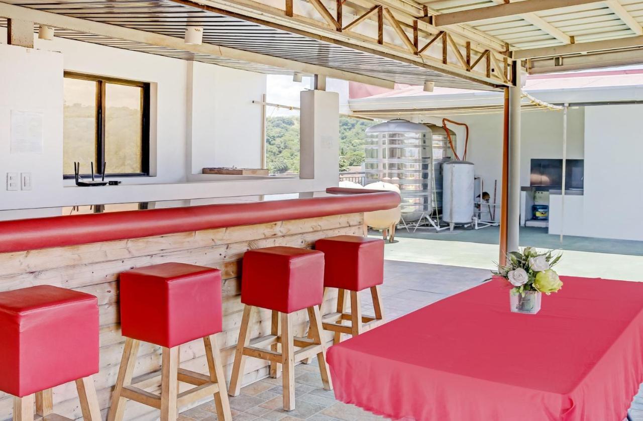 Oyo 869 Jnv Dream Hotel Субик Экстерьер фото